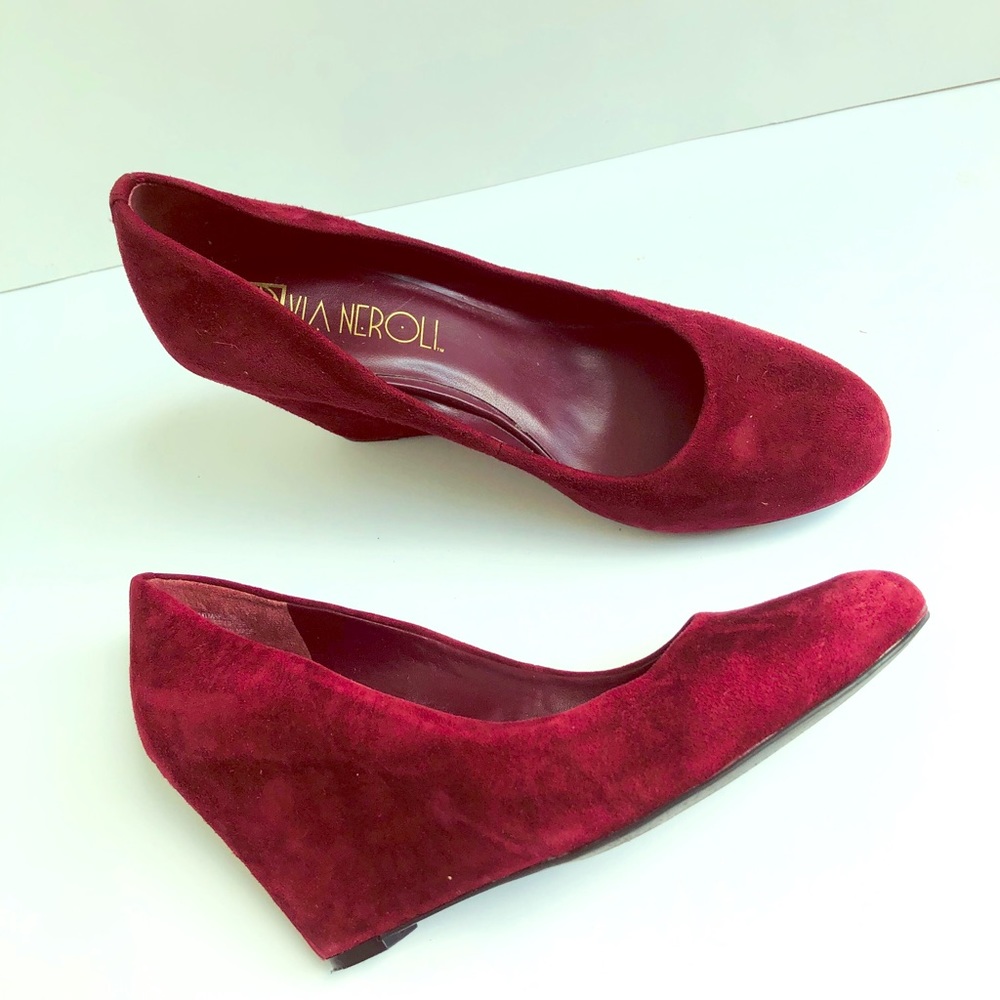 Via Nerolli burgundy sandals